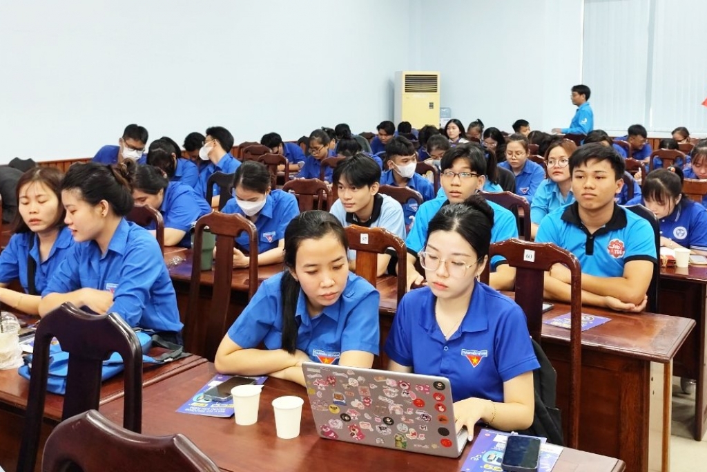 Truyền ngọn lửa đam mê khởi nghiệp sáng tạo cho thanh niên quận 12